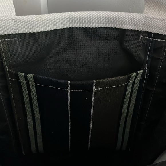 Madewell, Wolf & Badger, Gunes Swim Kit Beach Tote in cracked pepper - Picture 5 of 7